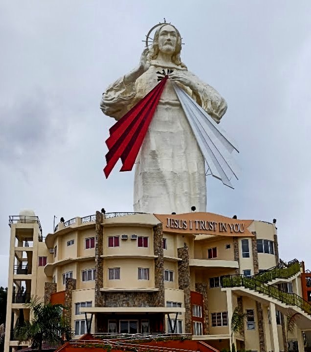 Huge statue of the Divine Mercy in the Philippines