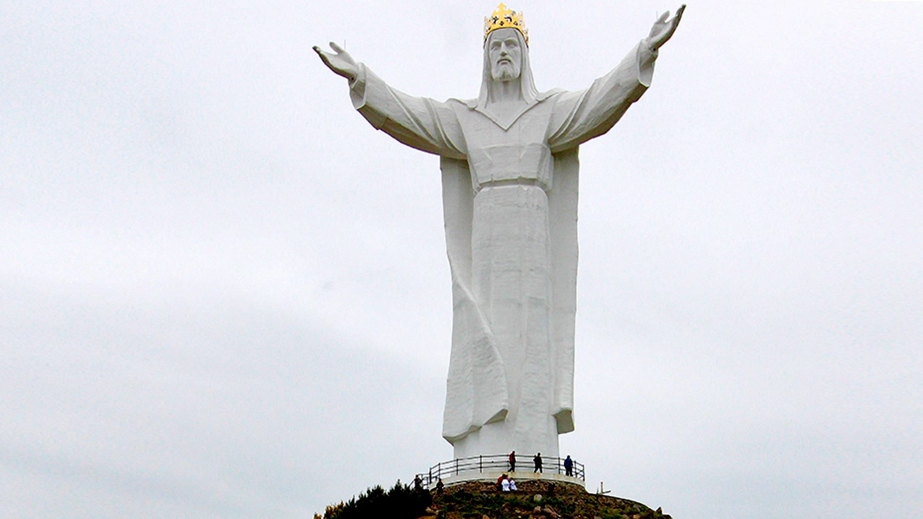 monumental statue of Christ with crown in Poland