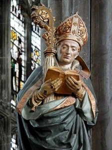 statue of St. Thomas Beckett with book and mitre in canterbury cathedral 