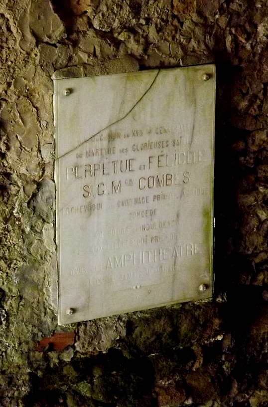 Dungeon Plaque to martyrs in French
