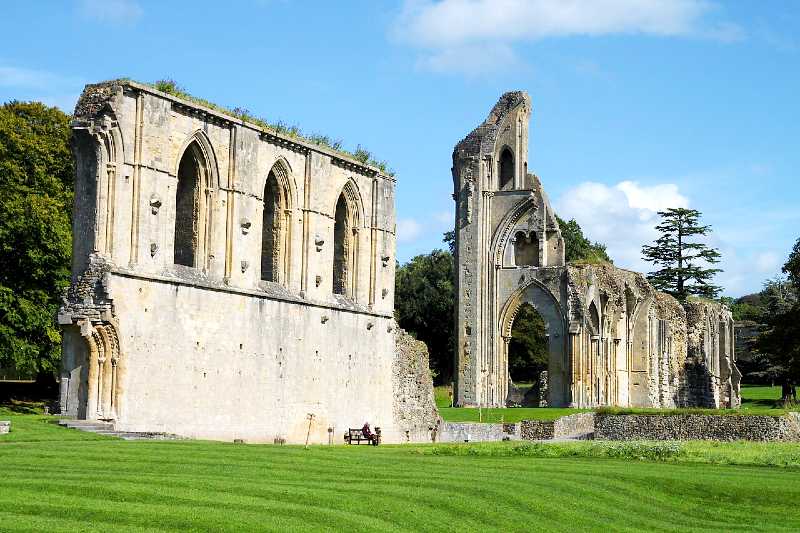 Glastonbury Ruins_OPT